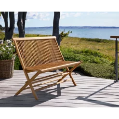 OUTRIUM SYROS MED RYGLÆN HAVEBÆNK TEAK 110 CM